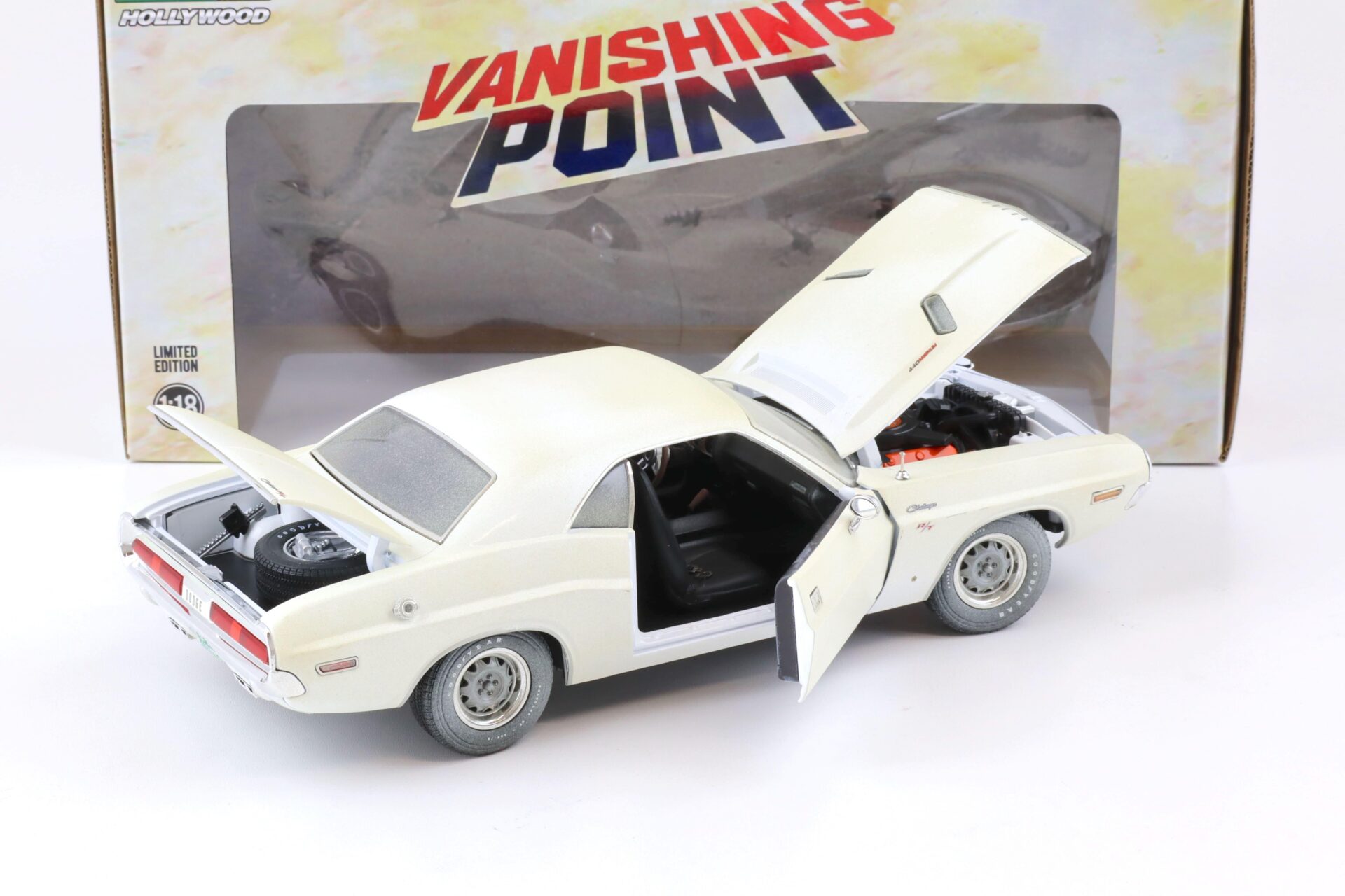 1:18 Greenlight 1970 Dodge Challenger R/T Coupe *VANISHING POINT* Dirty Version white