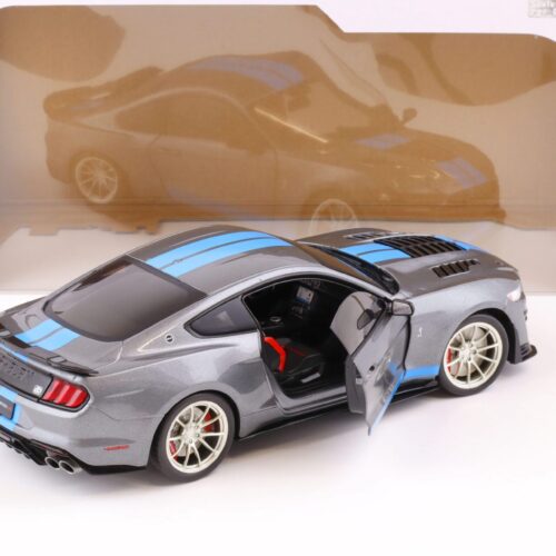 1:18 Solido Ford Mustang Shelby GT500-KR Coupe grey metallic/ blue stripes