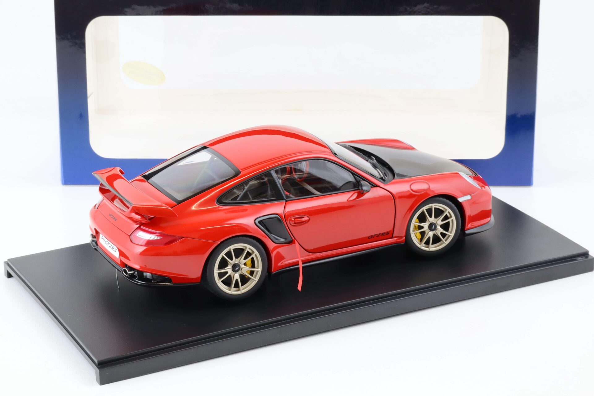 1:18 AUTOart Porsche 911 (997) GT2 RS red/ with Carbon 77964