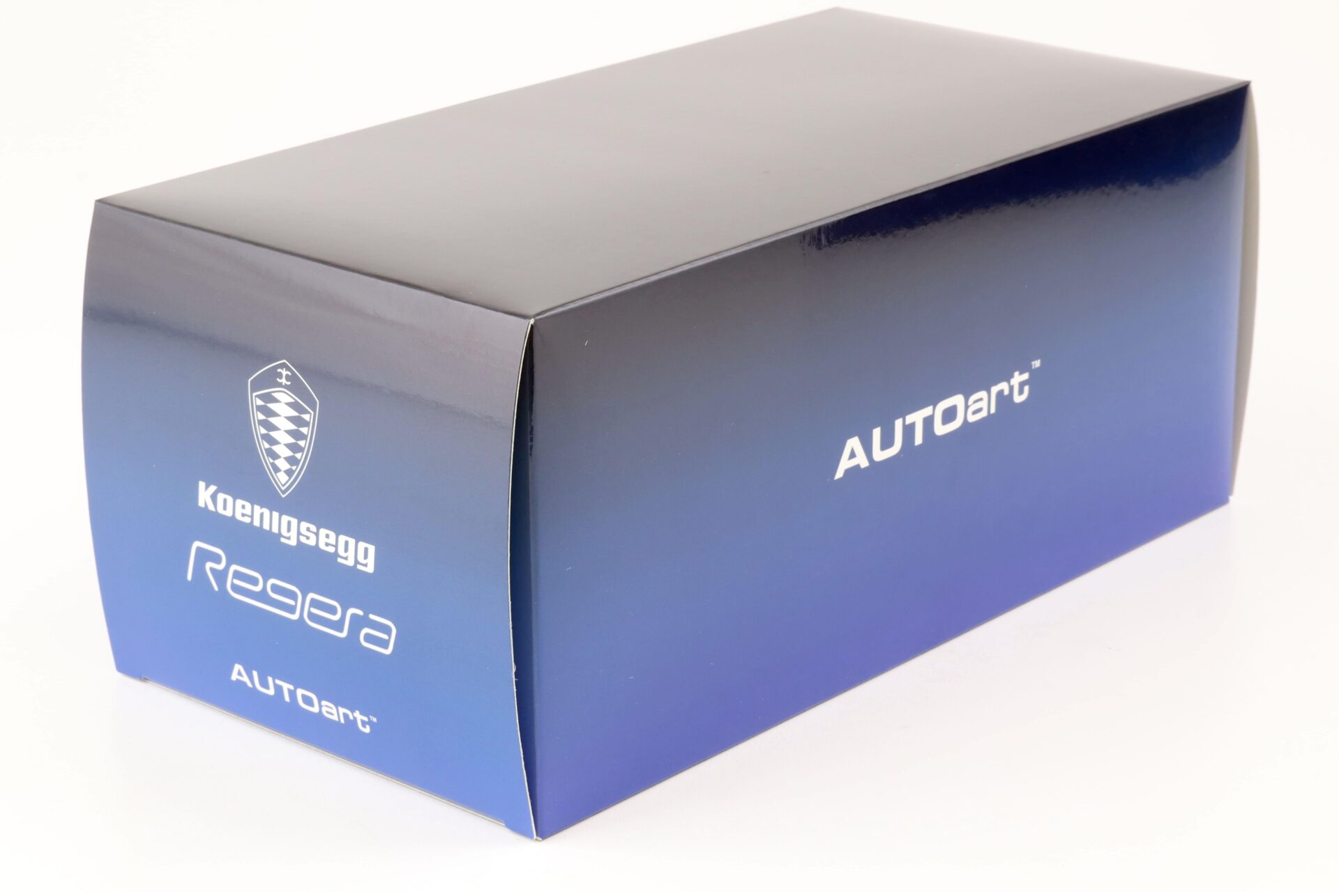 1:18 AUTOart Koenigsegg Regera 2016 crystal white/ Carbon/ red accents