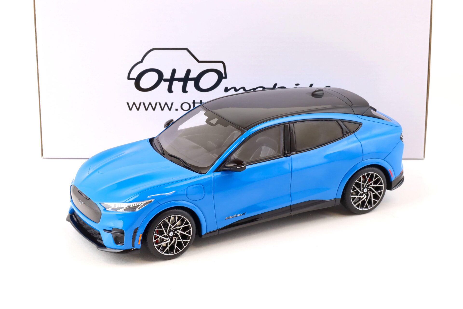 1:18 OTTO mobile OT414 Ford Mustang Mach E GT Perfromance blue 2021