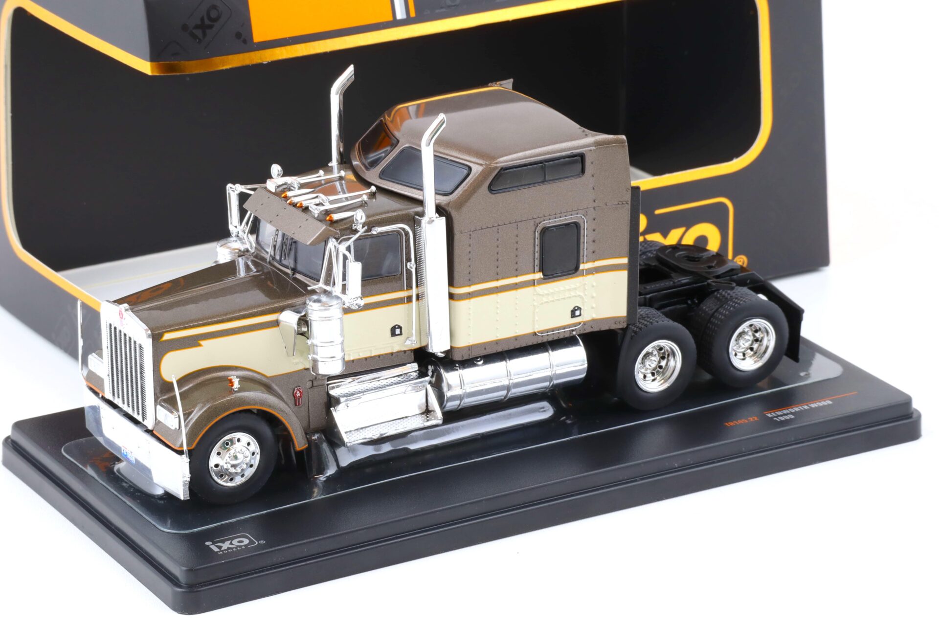 1:43 IXO Kenworth W900 brown/ beige 1990 Truck SZM
