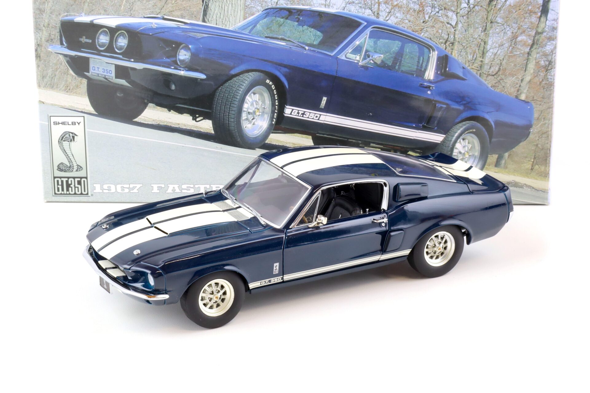 ID 76348 orig 1.jpg 1:18 Exact Detail 1967 Ford Mustang Shelby GT350 Coupe blue/ white stripes