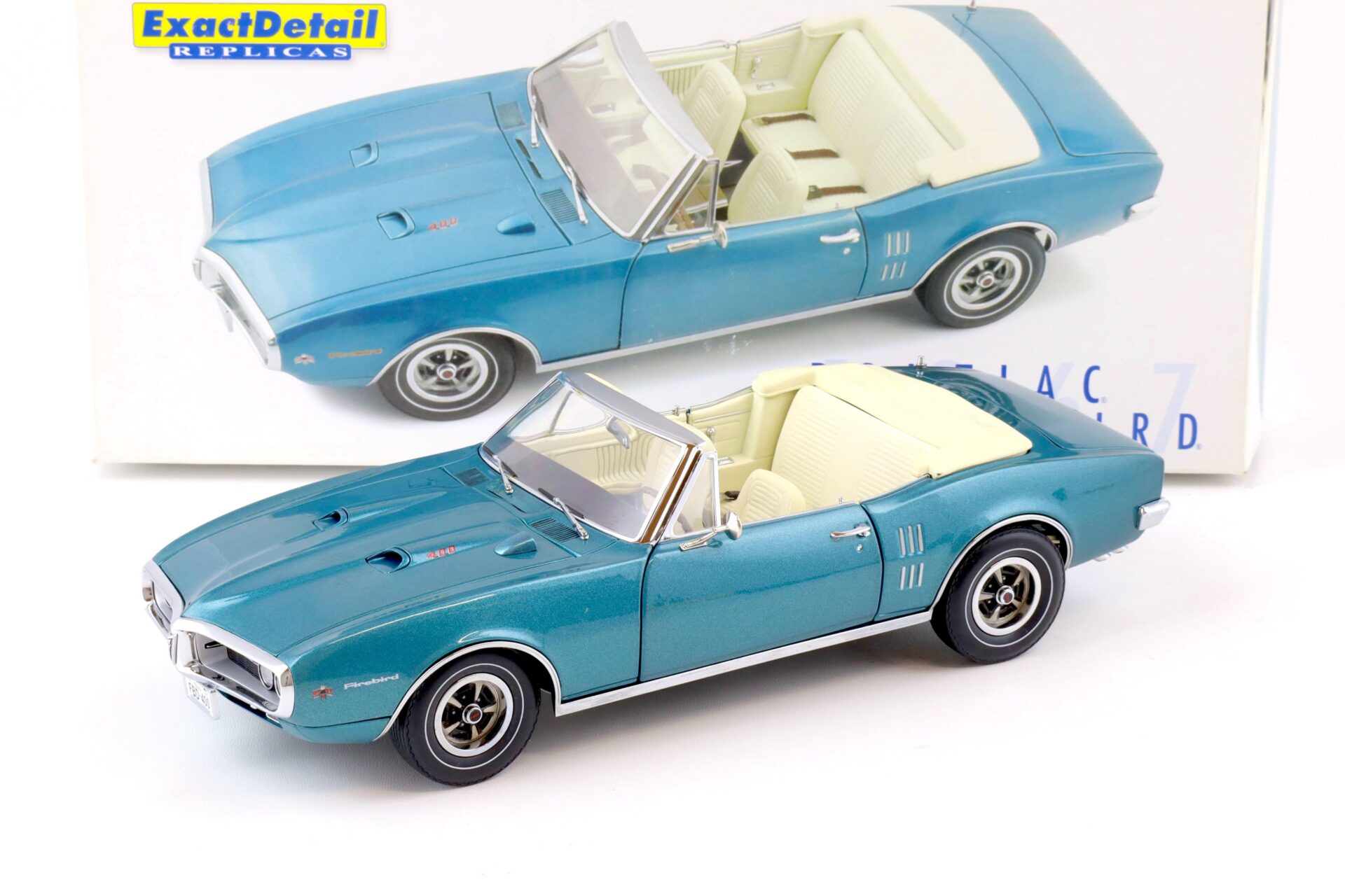 1:18 Exact Detail 1967 Pontiac Firebird 400 Convertible light blue/ white