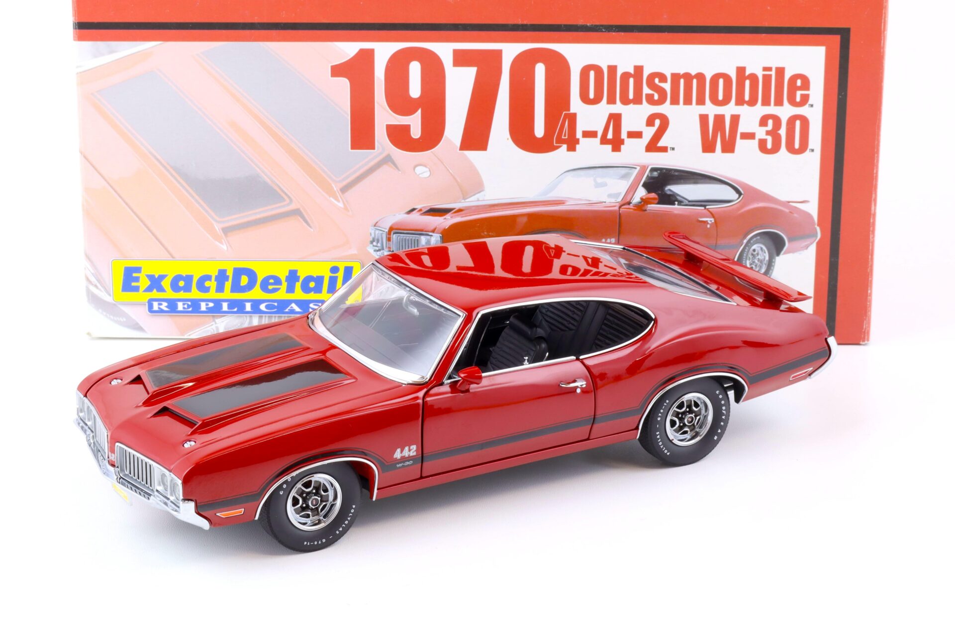 1:18 Exact Detail 1970 Oldsmobile 442 W-30 Coupe red/ white