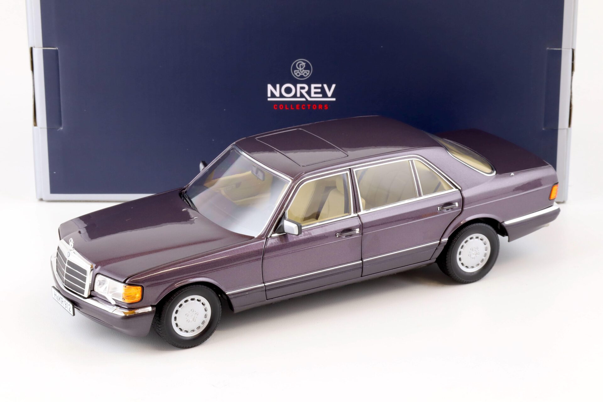ID 76475 orig 1.jpg 1:18 Norev Mercedes 560 SEL W126 Limousine 1991 purple metallic/ bornit