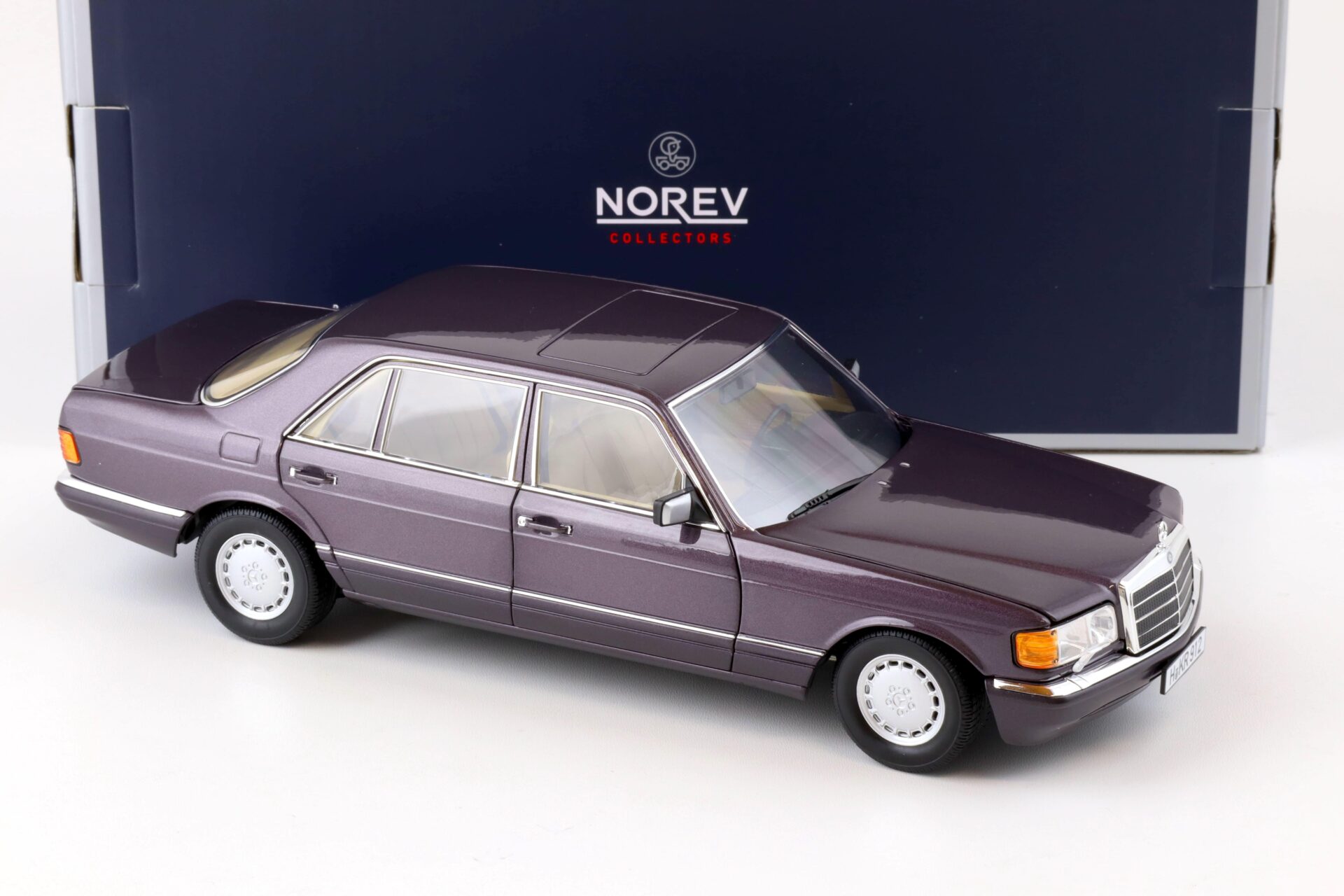 1:18 Norev Mercedes 560 SEL W126 Limousine 1991 purple metallic/ bornit