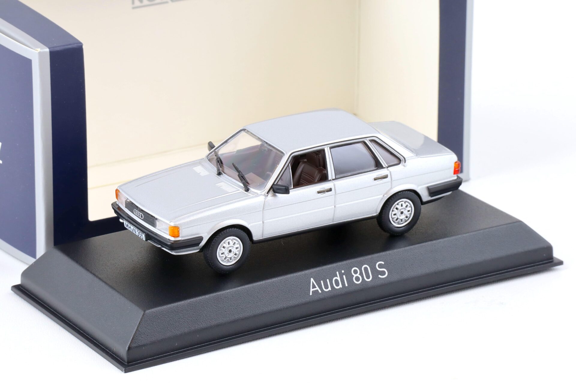 1:43 Norev Audi 80 S Limousine B2 silver metallic 1979