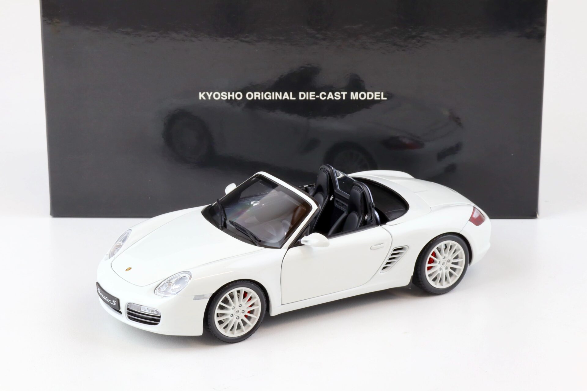 ID 76540 orig 1.jpg 1:18 Kyosho Porsche Boxster S (987) white 08382W
