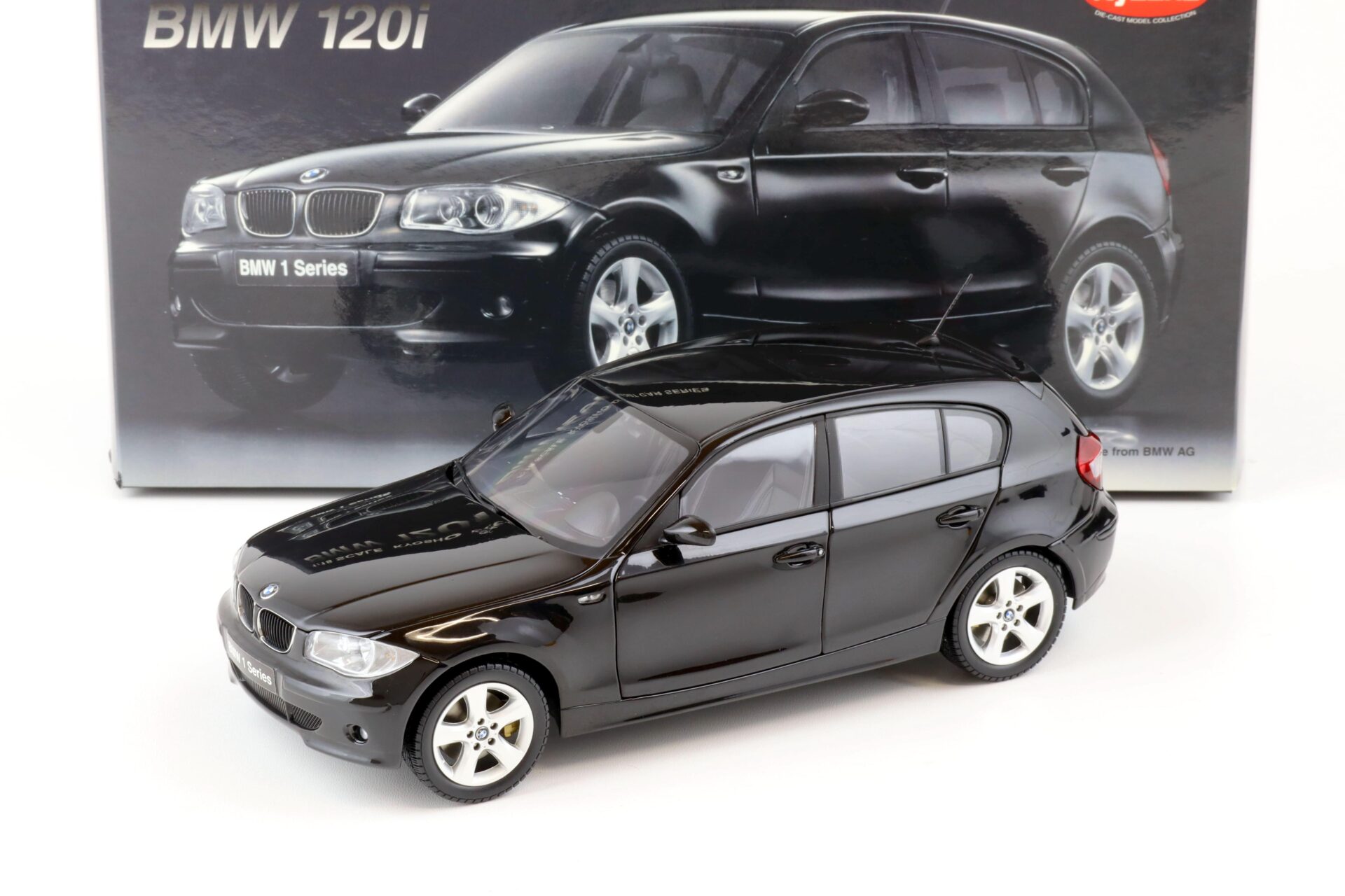 1:18 Kyosho BMW 120i 1er (E87) black 08721BK