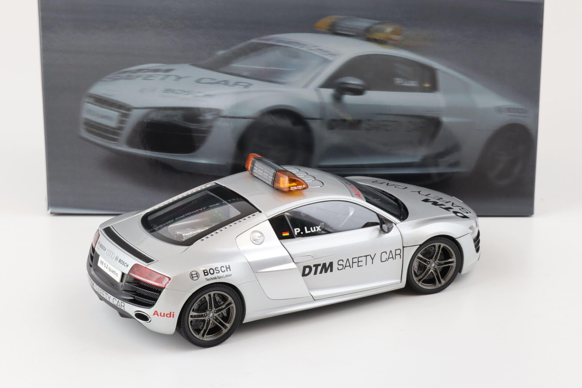 1:18 Kyosho Audi R8 5.2 DTM Safety Car 2010 silver 09216DTM
