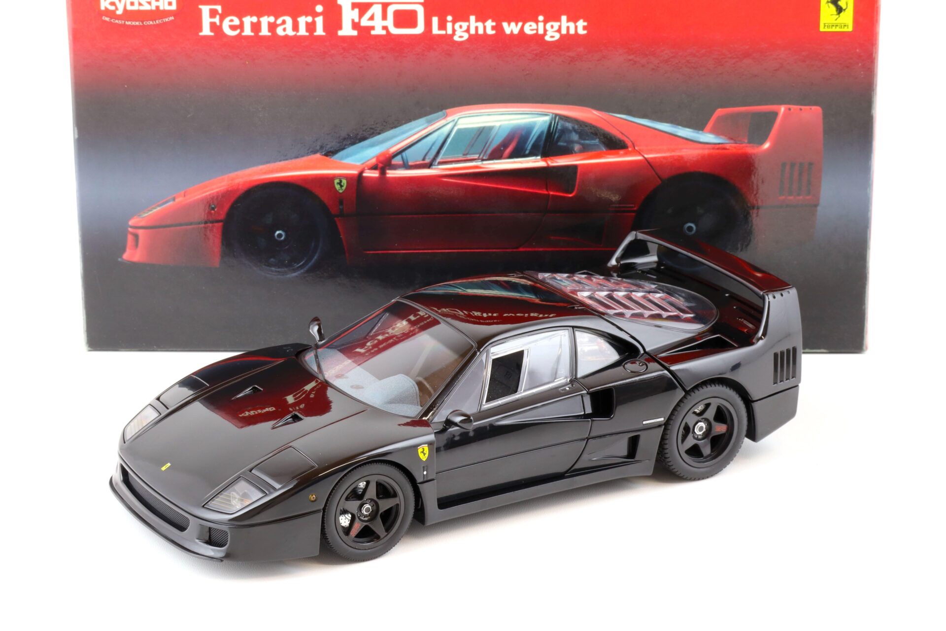 ID 76555 orig 1.jpg 1:18 Kyosho Ferrari F40 Light Weight Version black 0812BK