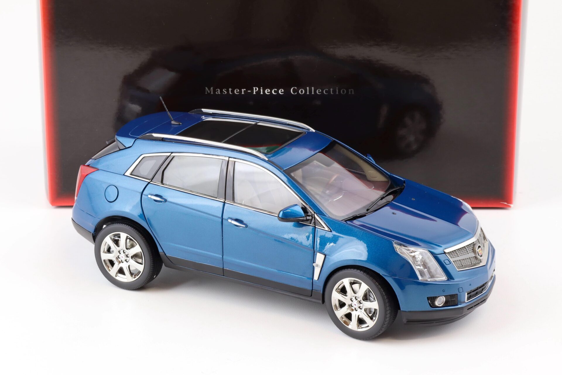 1:18 Kyosho Cadillac SRX Crossover SUV blue metallic G003BL