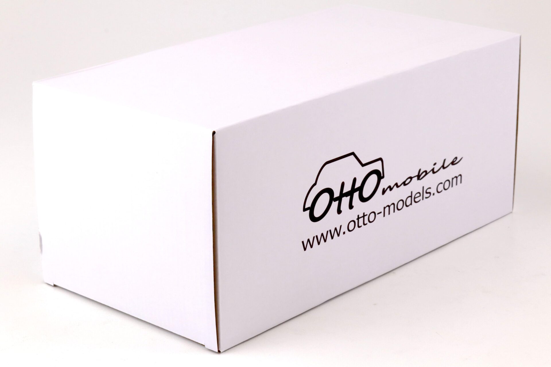 1:18 OTTO mobile OT307 BMW M3 (E36) Limousine violet metallic