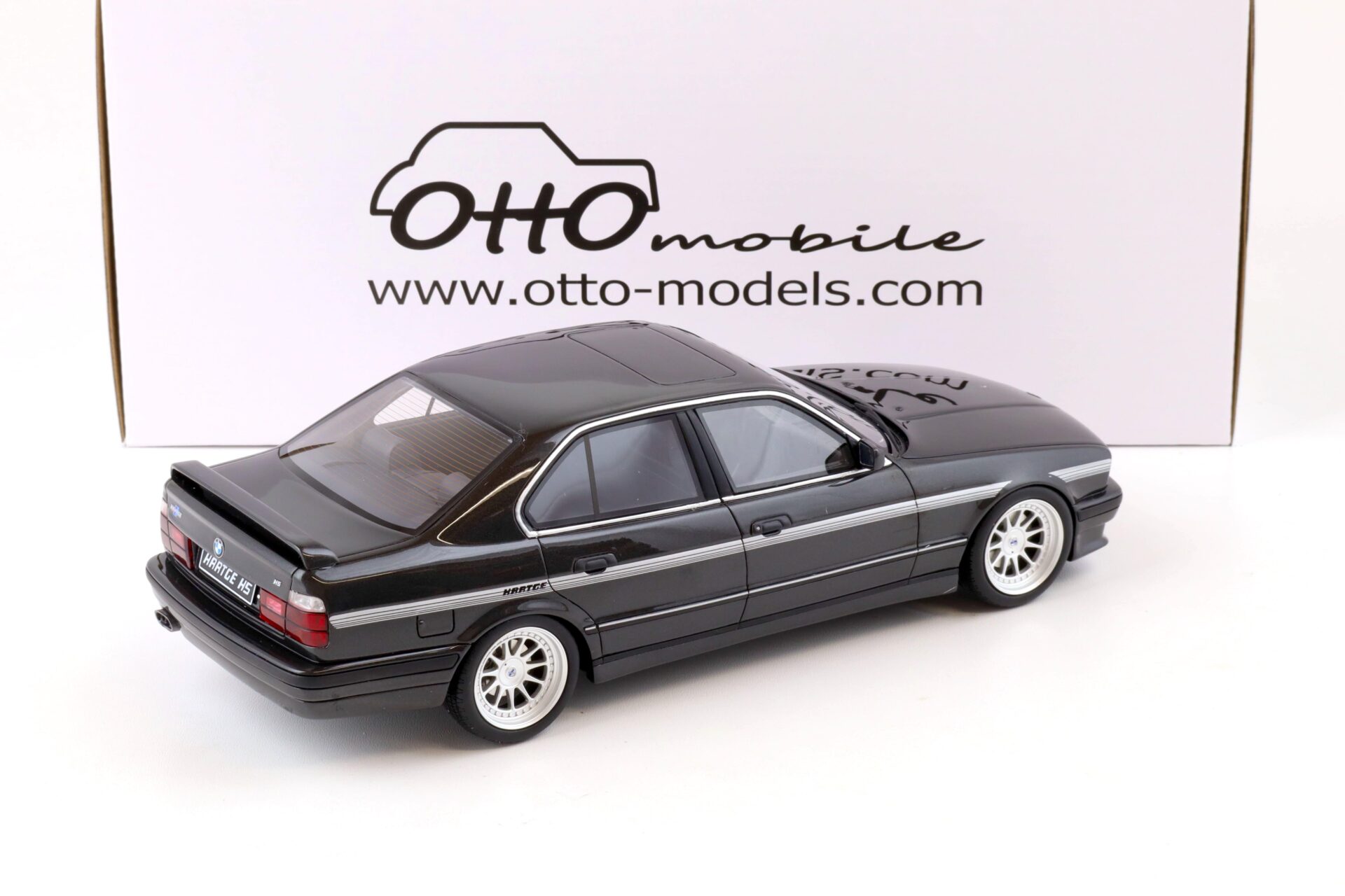 1:18 OTTO mobile OT362 BMW M5 Hartge H5 V12 E34 Sedan 1989 black diamond