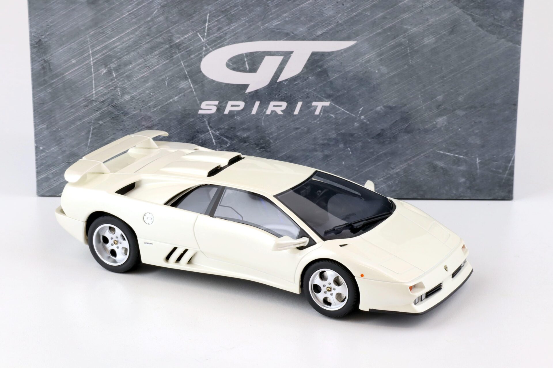 1:18 GT Spirit/ Kyosho GTS18501W Lamborghini Diablo Jota SE30 white