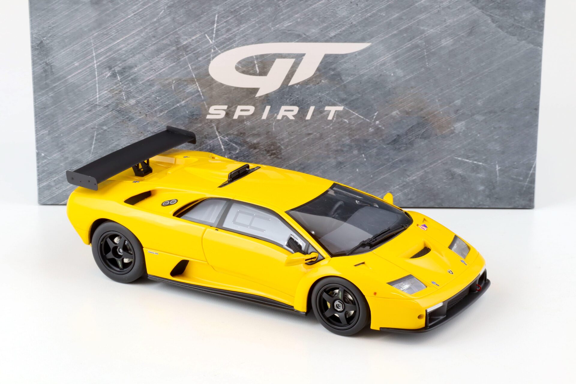 1:18 GT Spirit Kyosho GTS18509Y Lamborghini Diablo GTR Coupe yellow