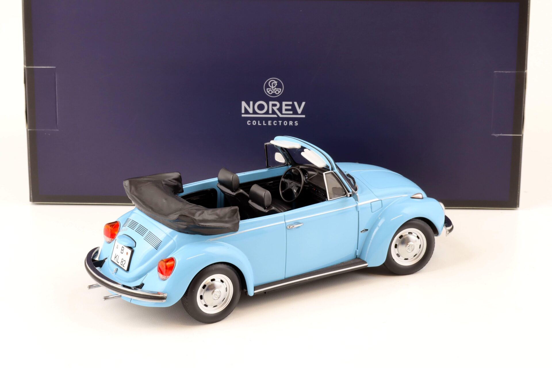 1:18 Norev VW Käfer 1303 Cabriolet 1973 light blue - Limited 200 pcs.