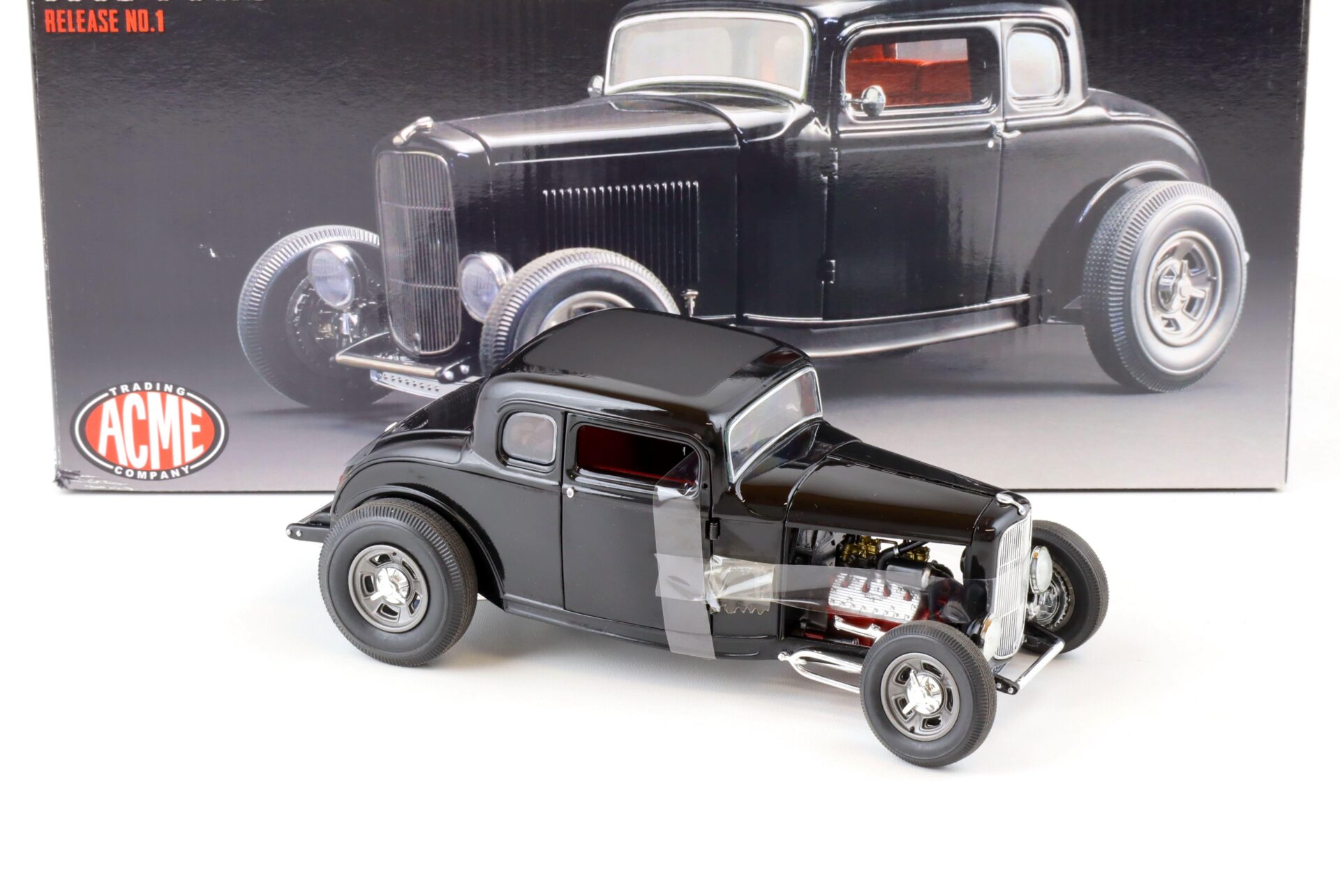 1:18 ACME 1932 Ford Five-Window Hot Rod Release No.1 black A1805005