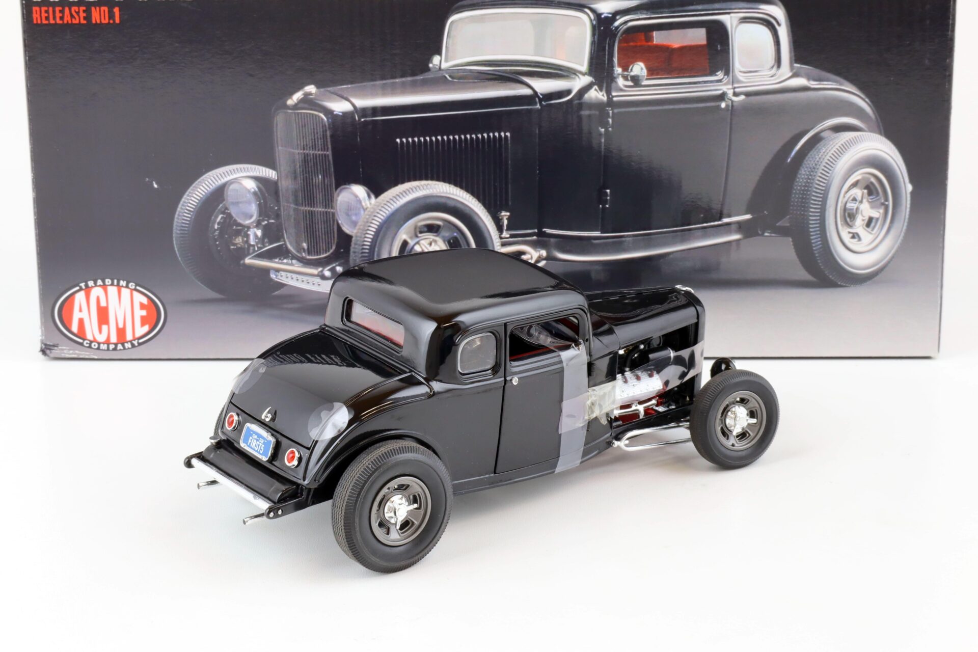 1:18 ACME 1932 Ford Five-Window Hot Rod Release No.1 black A1805005