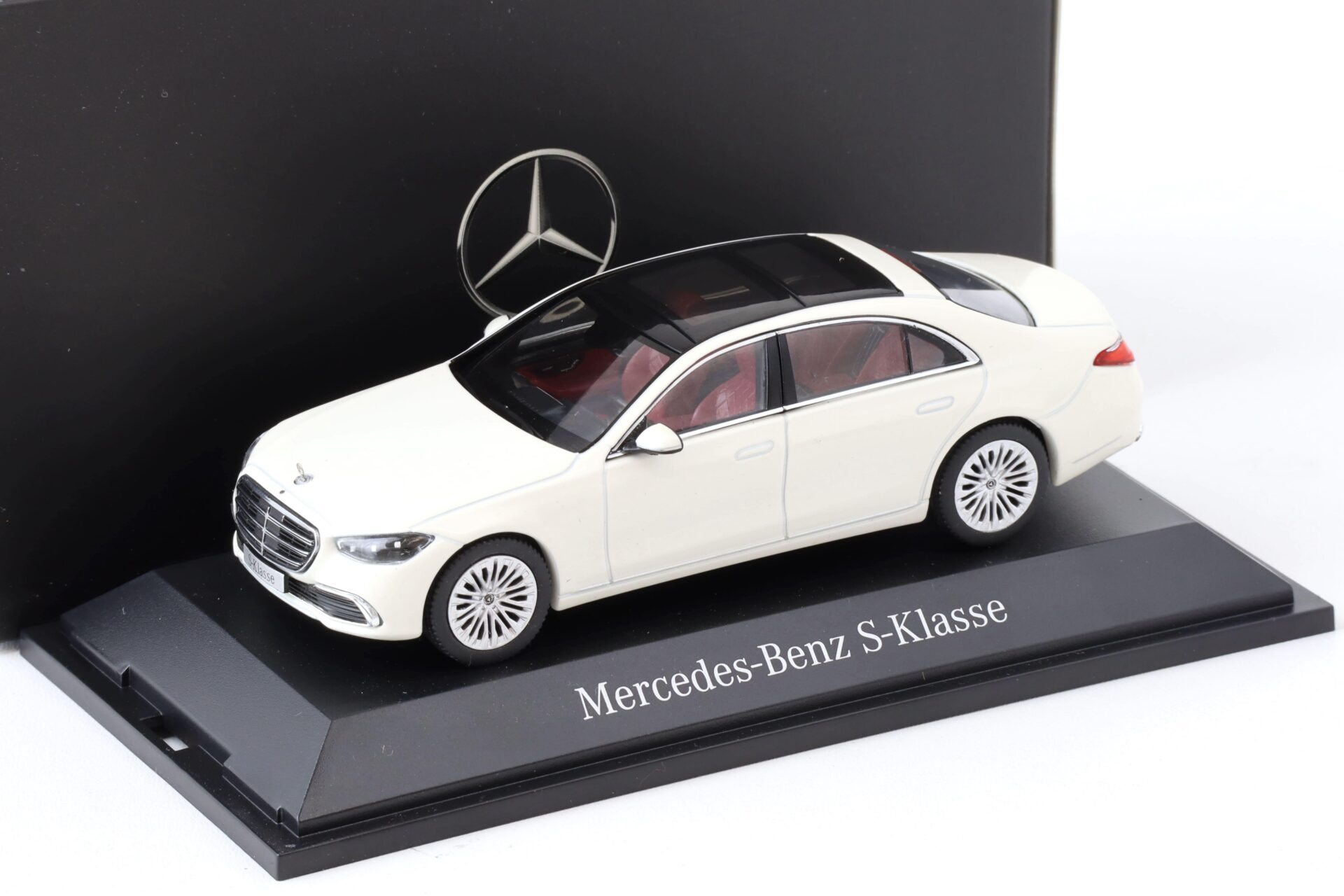 ID 77093 orig 1.jpg 1:43 Herpa Mercedes S Class V223 designo diamond white bright DEALER VERSION