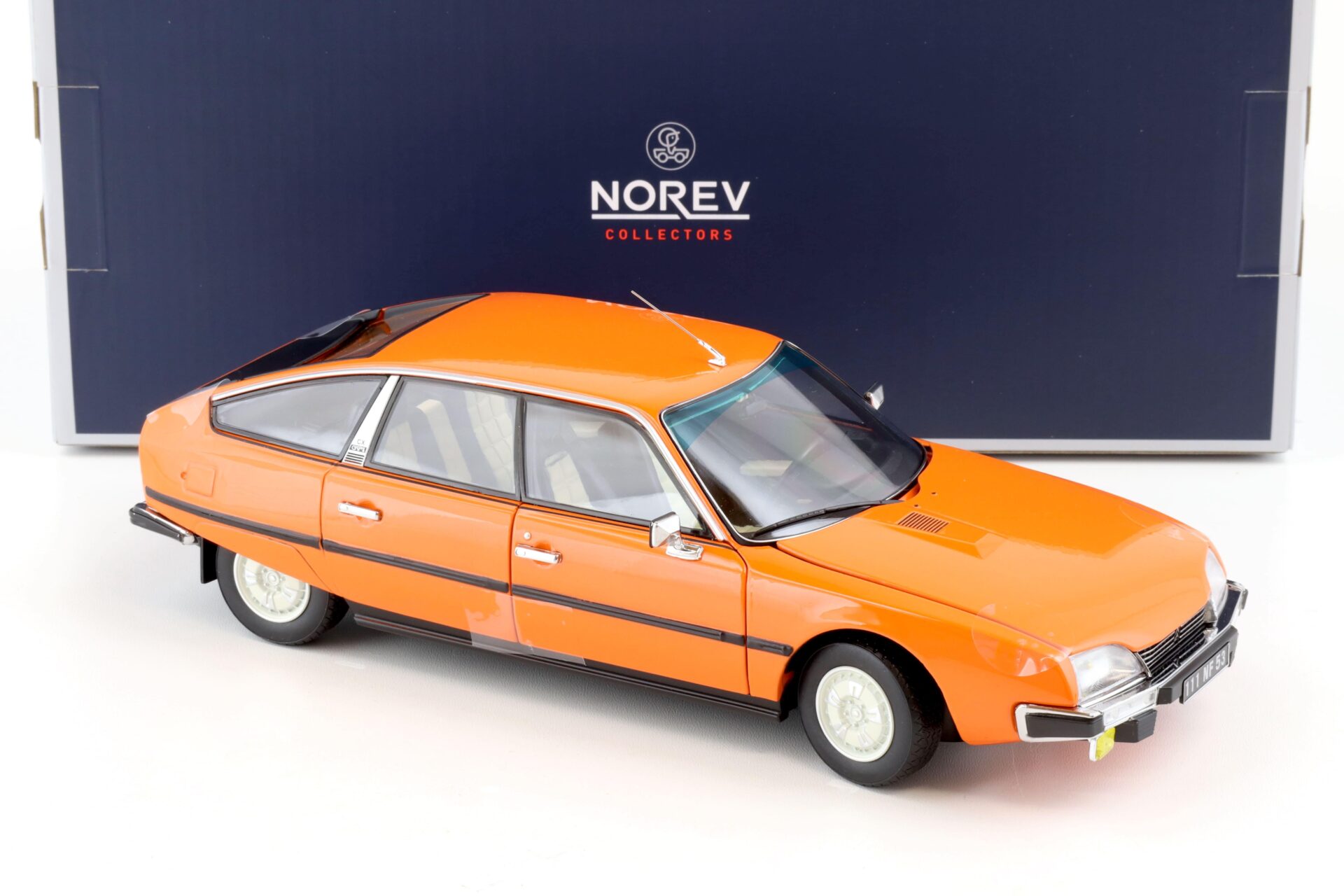 1:18 Norev 1977 Citroen CX 2400 GTI mandarine orange