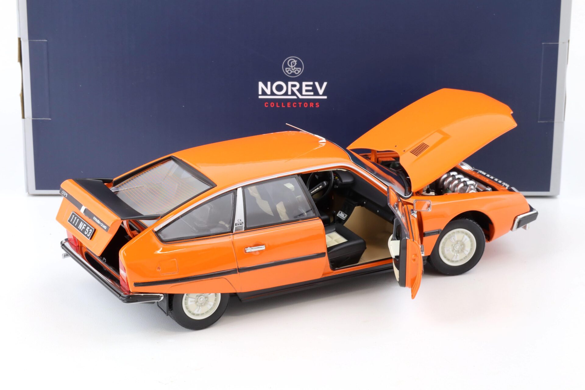 1:18 Norev 1977 Citroen CX 2400 GTI mandarine orange