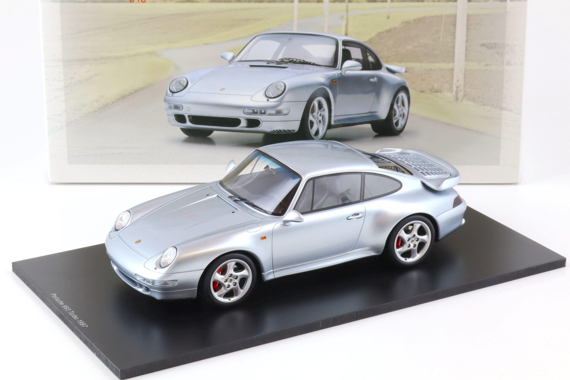 ID 77384 orig.jpg 1:18 Spark Porsche 911 (993) Turbo Coupe 1997 silver metallic 18S468