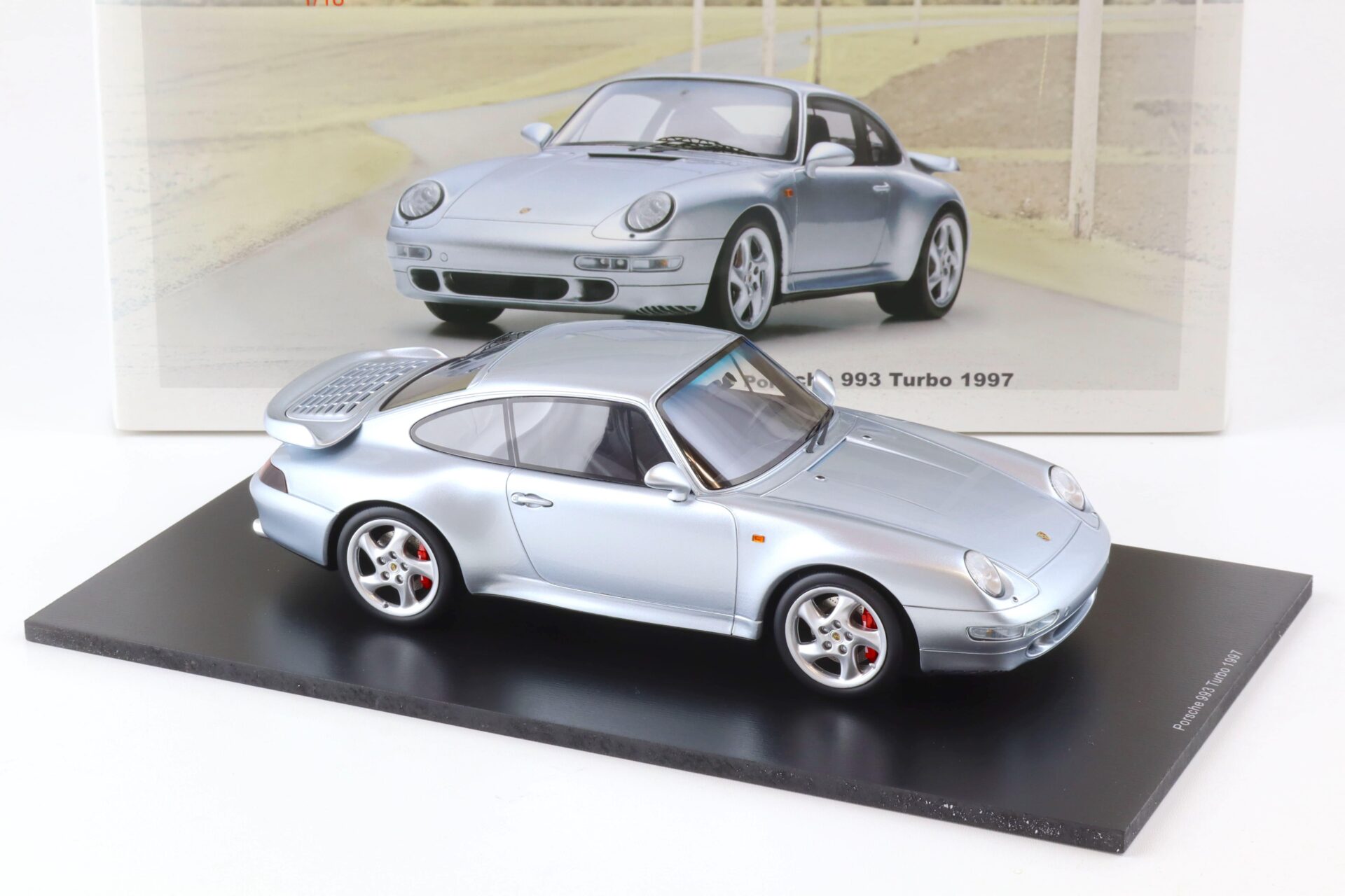 1:18 Spark Porsche 911 (993) Turbo Coupe 1997 silver metallic 18S468