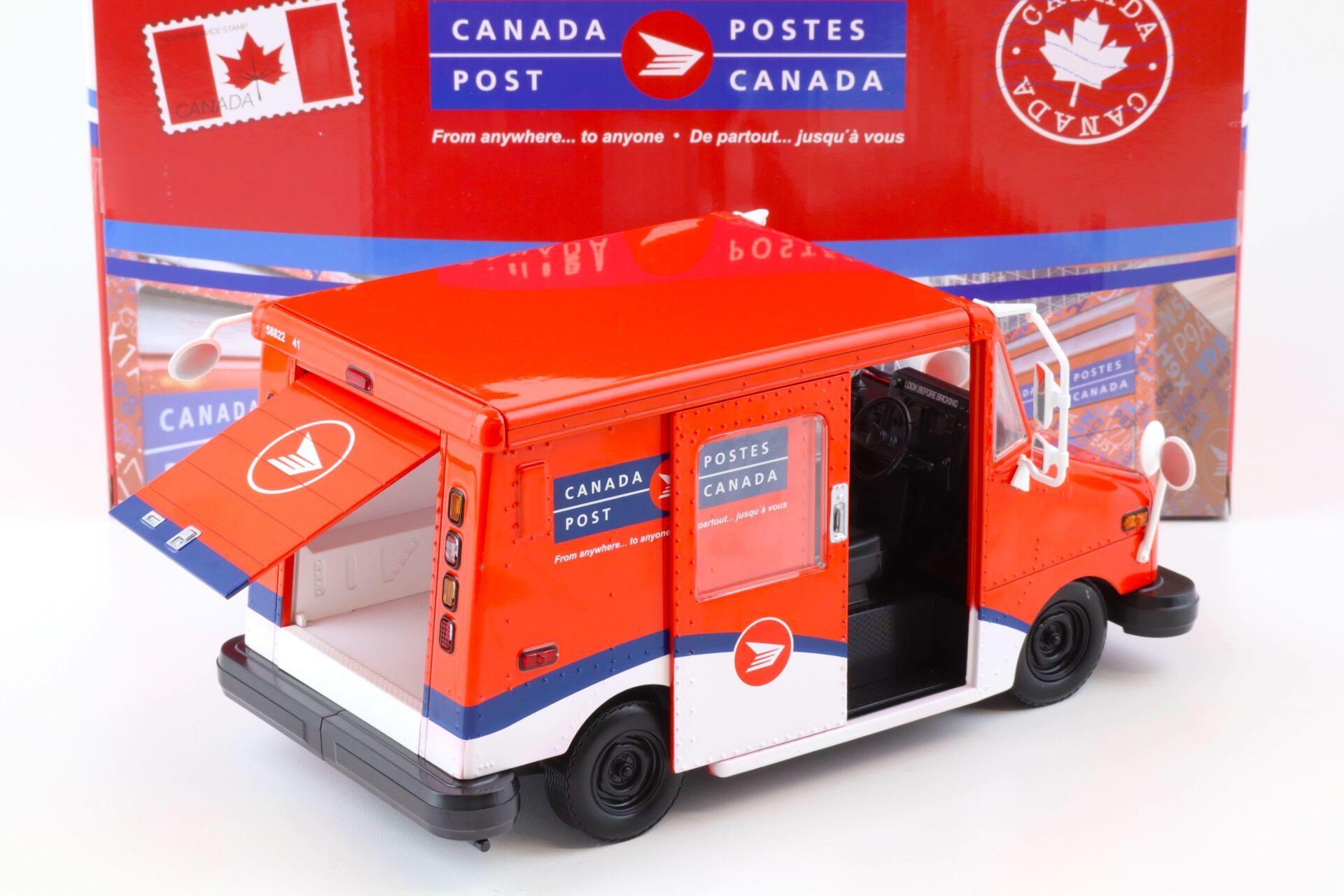 1:18 Greenlight Canada Post LLV Postes Service Long-Life Delivery Van red