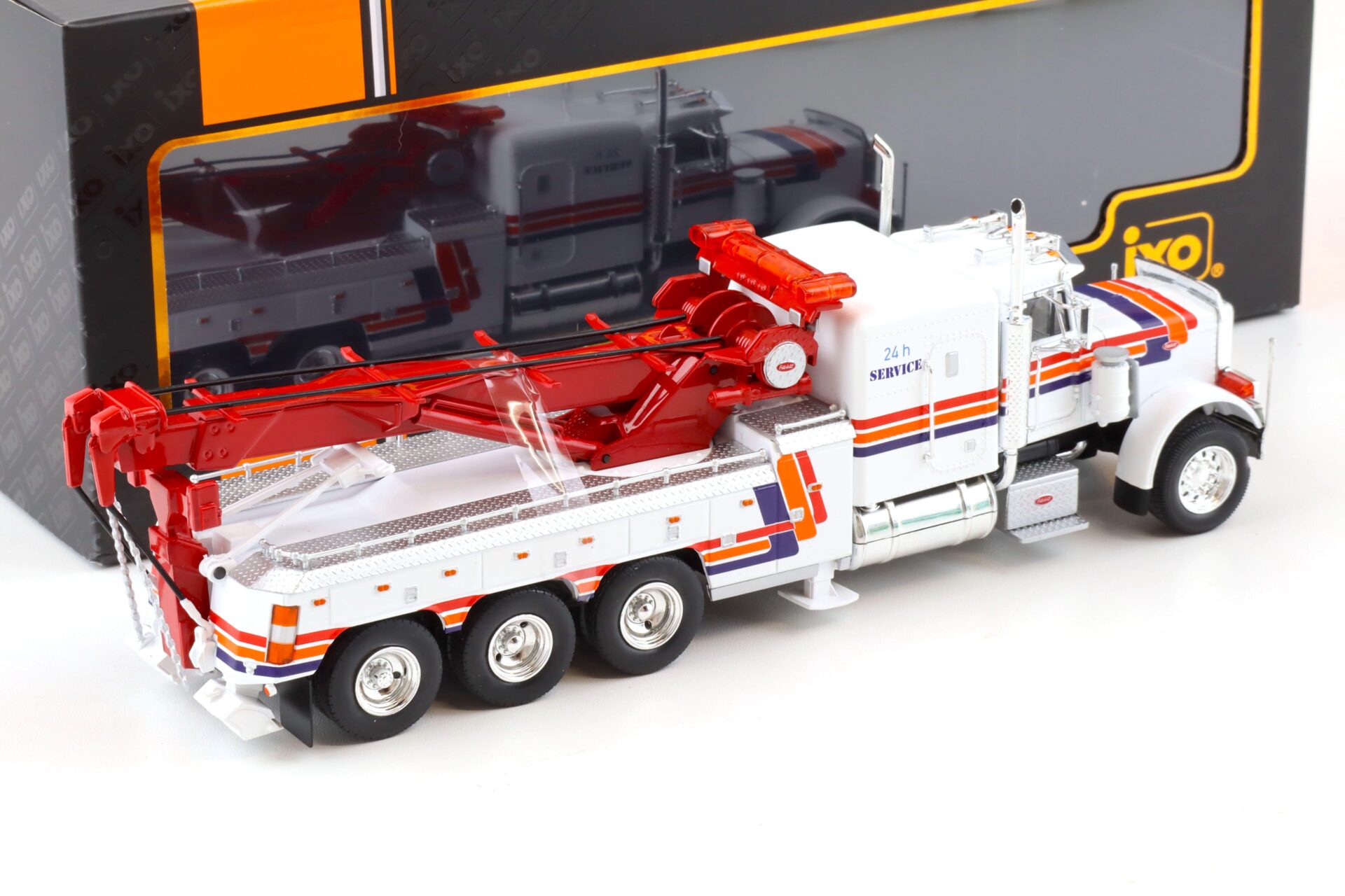 1:43 IXO 1970 Peterbilt 359 Wrecker Truck Abschlepper Tow Truck white