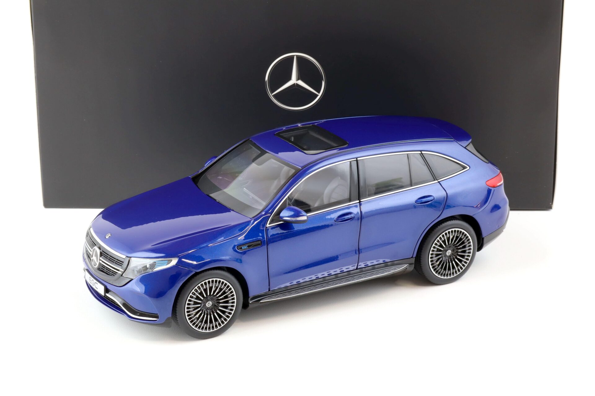 1:18 NZG Mercedes EQC 400 4Matic N293 brilliant blue DEALER VERSION