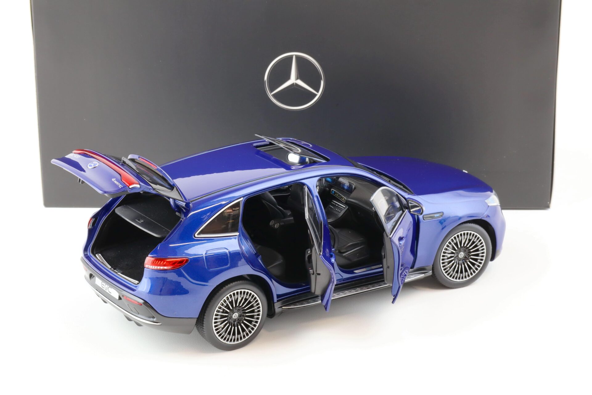 1:18 NZG Mercedes EQC 400 4Matic N293 brilliant blue DEALER VERSION
