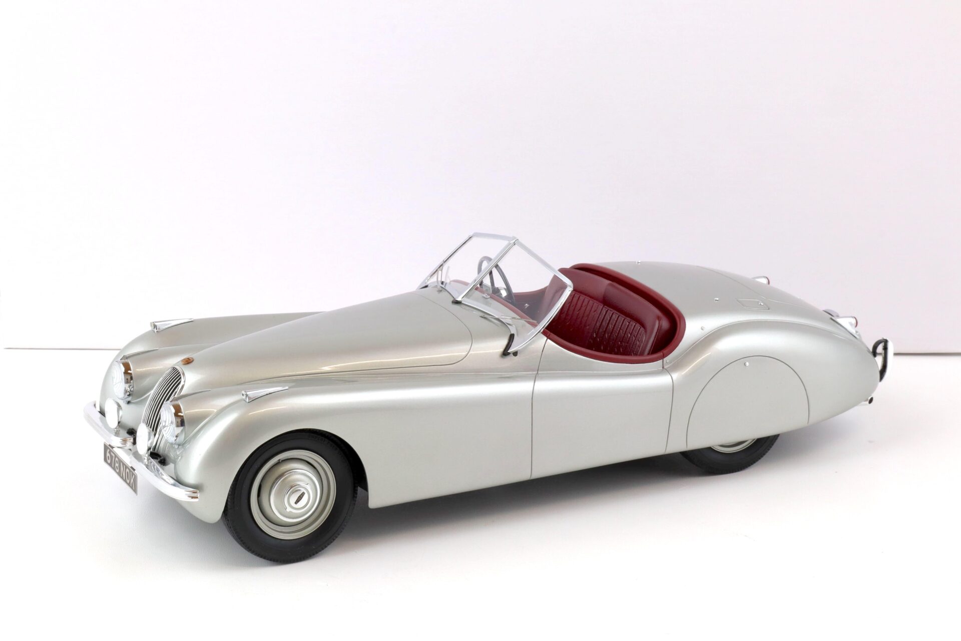 ID 77516 orig.jpg 1:12 12ART Fine Model Cars Jaguar XK120 OTS Cabriolet RHD silver 1953