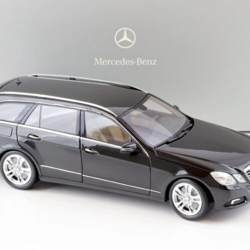 1:18 Minichamps Mercedes E-Klasse T-Modell S212 obsidian black DEALER VERSION