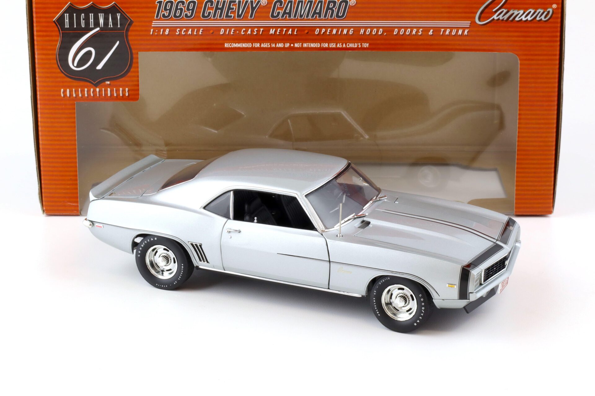 1:18 Highway61 Chevrolet Camaro ZL-1 COPO RS - 427 Coupe 1969 silver metallic