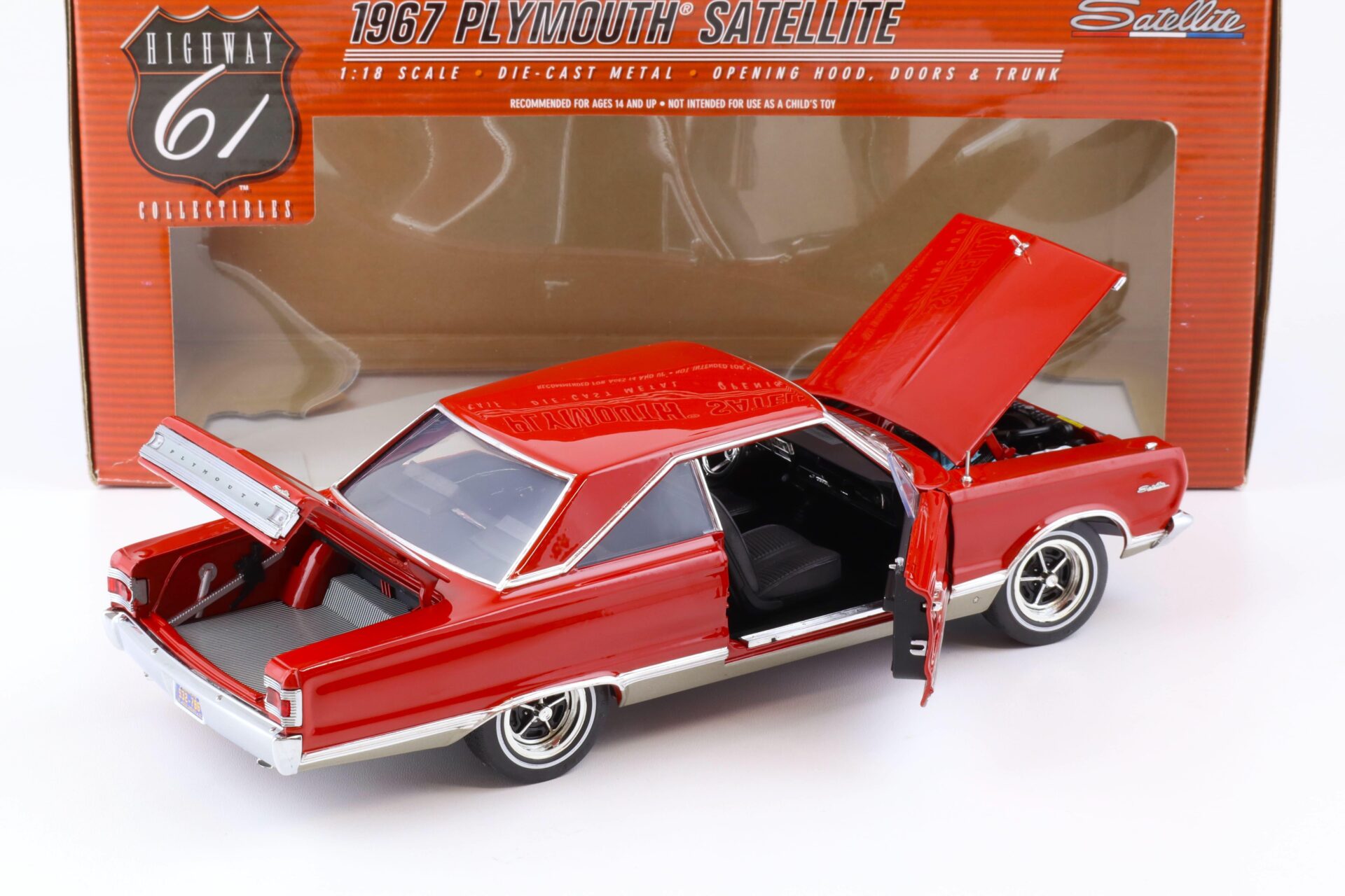 1:18 Highway61 Plymouth Satellite 1967 red/ silver