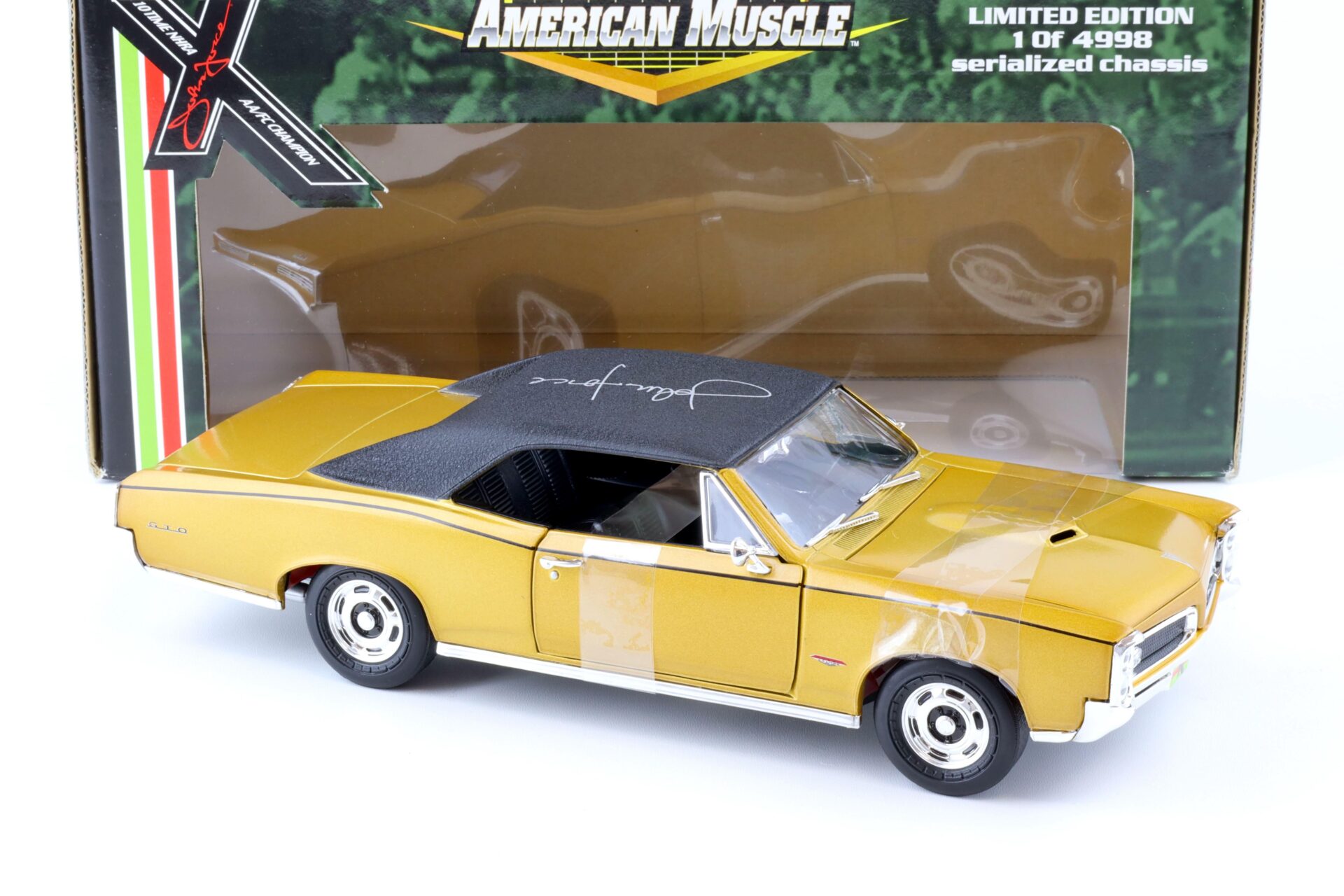 1:18 ERTL American Muscle 1966 Pontiac GTO John Force gold metallic/ black