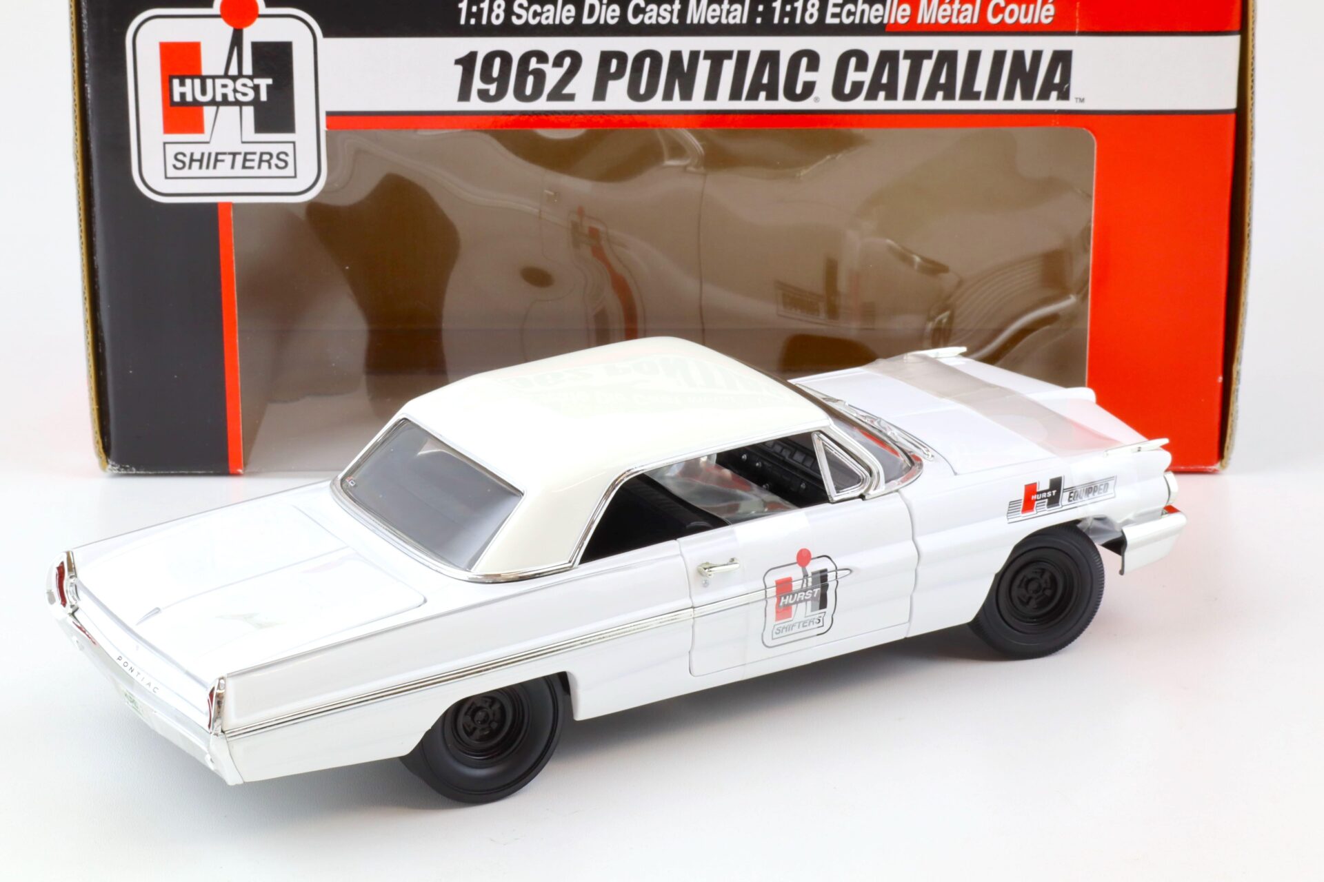 1:18 ERTL American Muscle 1962 Pontiac Catalina Hurst Shifters white