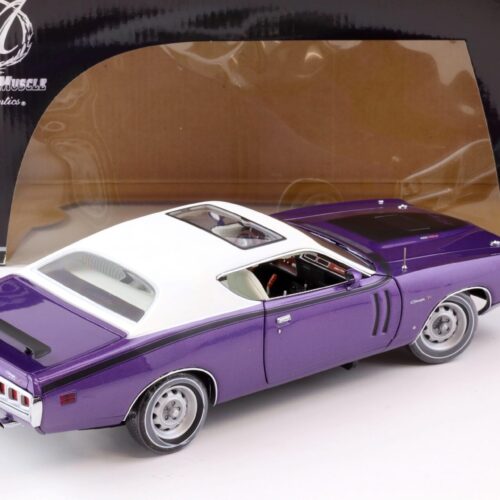 1:18 ERTL Authentics 1971 Dodge Charger R/T Coupe purple/ white roof
