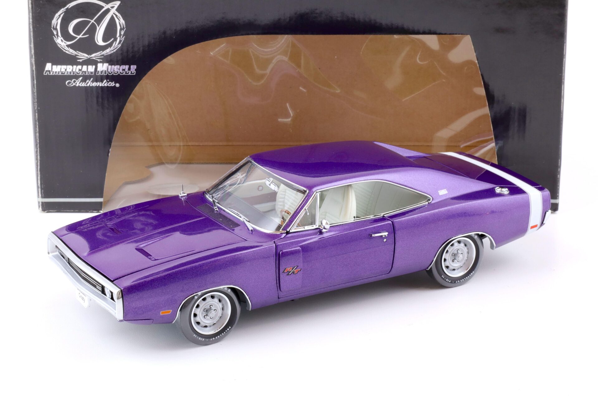 1:18 ERTL Authentics 1970 Dodge Charger R/T Coupe purple metallic