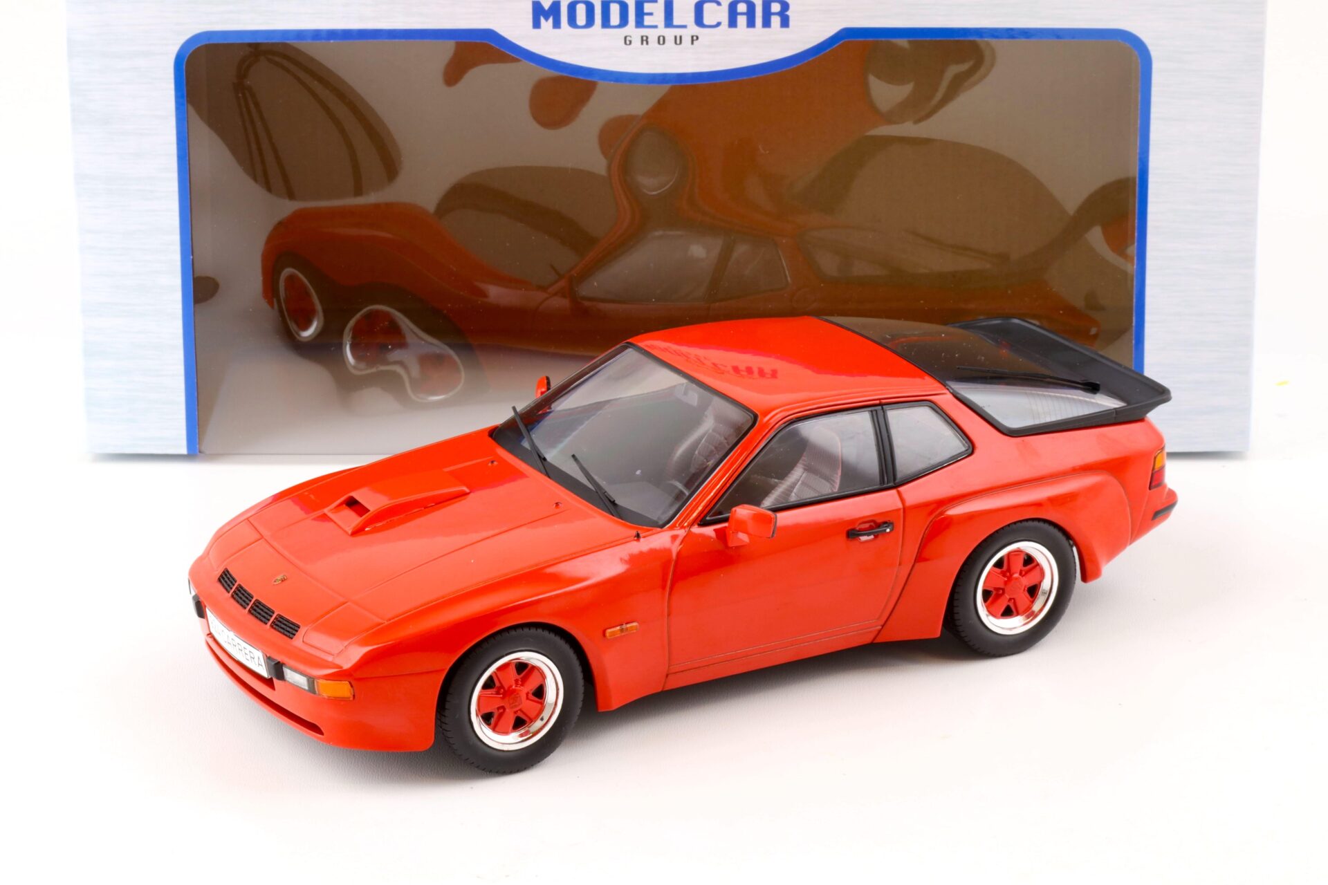 1:18 MCG Porsche 924 Carrera GT red/ red 1981
