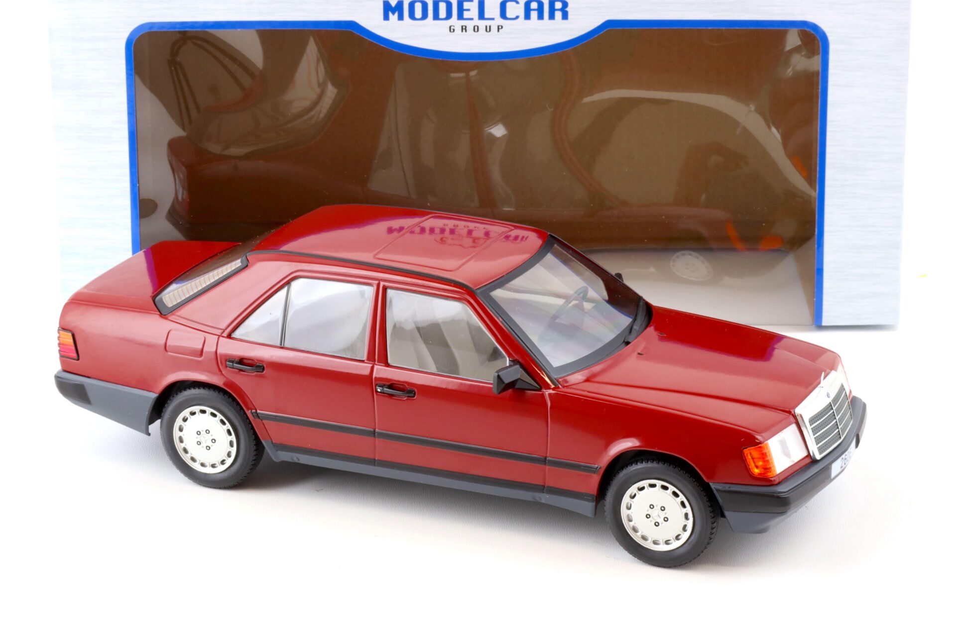 1:18 MCG Mercedes 260E (W124) Limousine Barolo red 1984