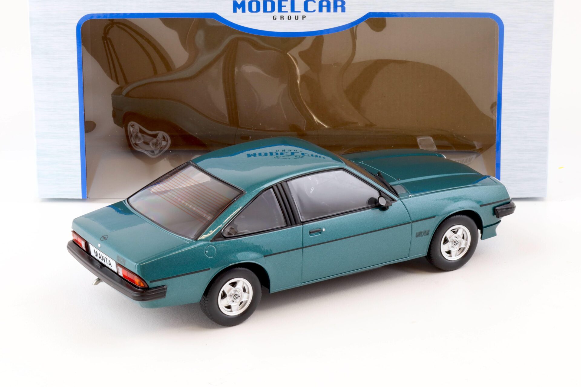 1:18 MCG Opel Manta B GT/E Coupe green metallic/ black 1980