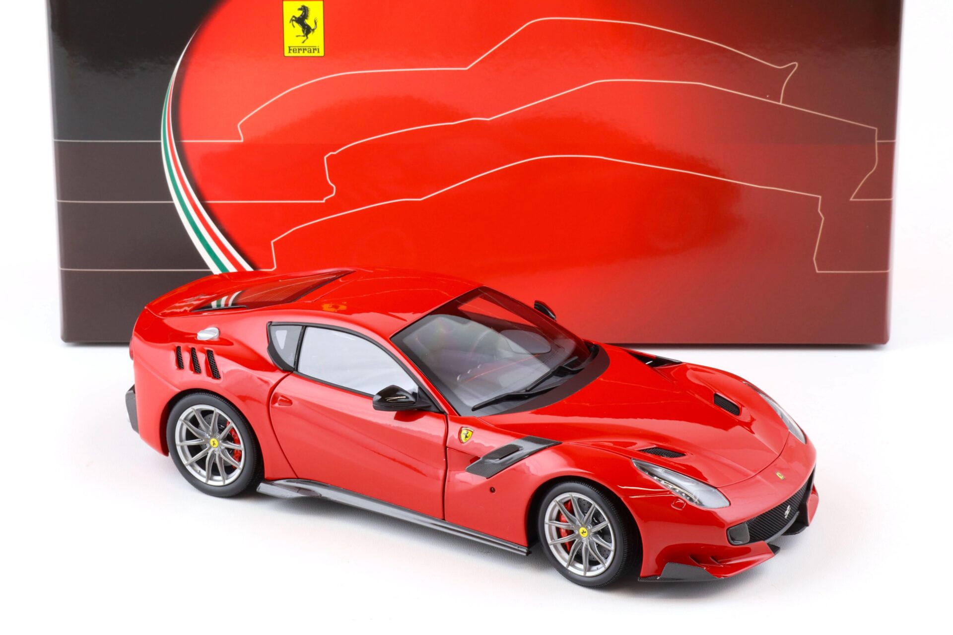 1:18 BBR Ferrari F12 TDF Rosso Corsa 322 red/ red brakes Die-Cast