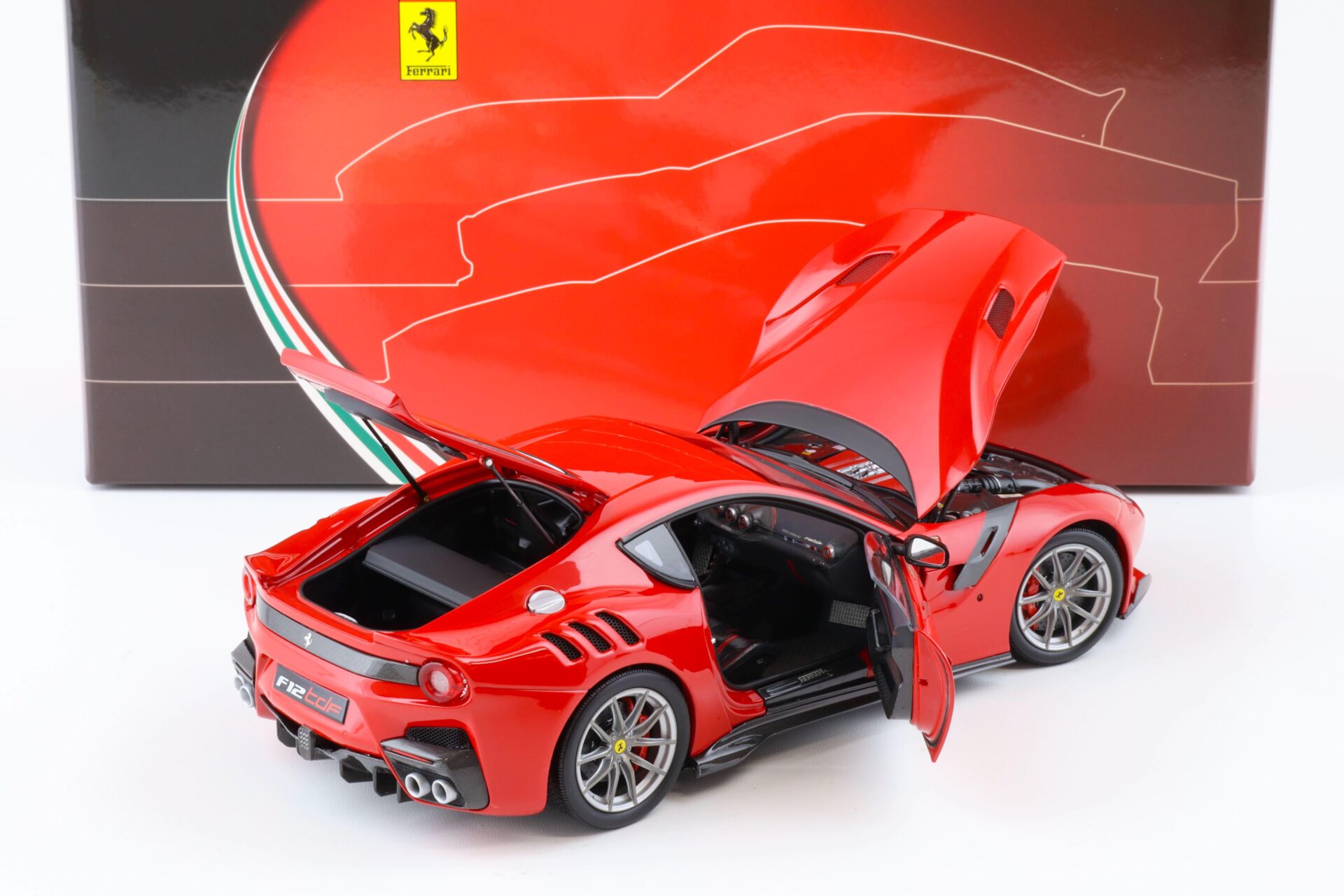 1:18 BBR Ferrari F12 TDF Rosso Corsa 322 red/ red brakes Die-Cast
