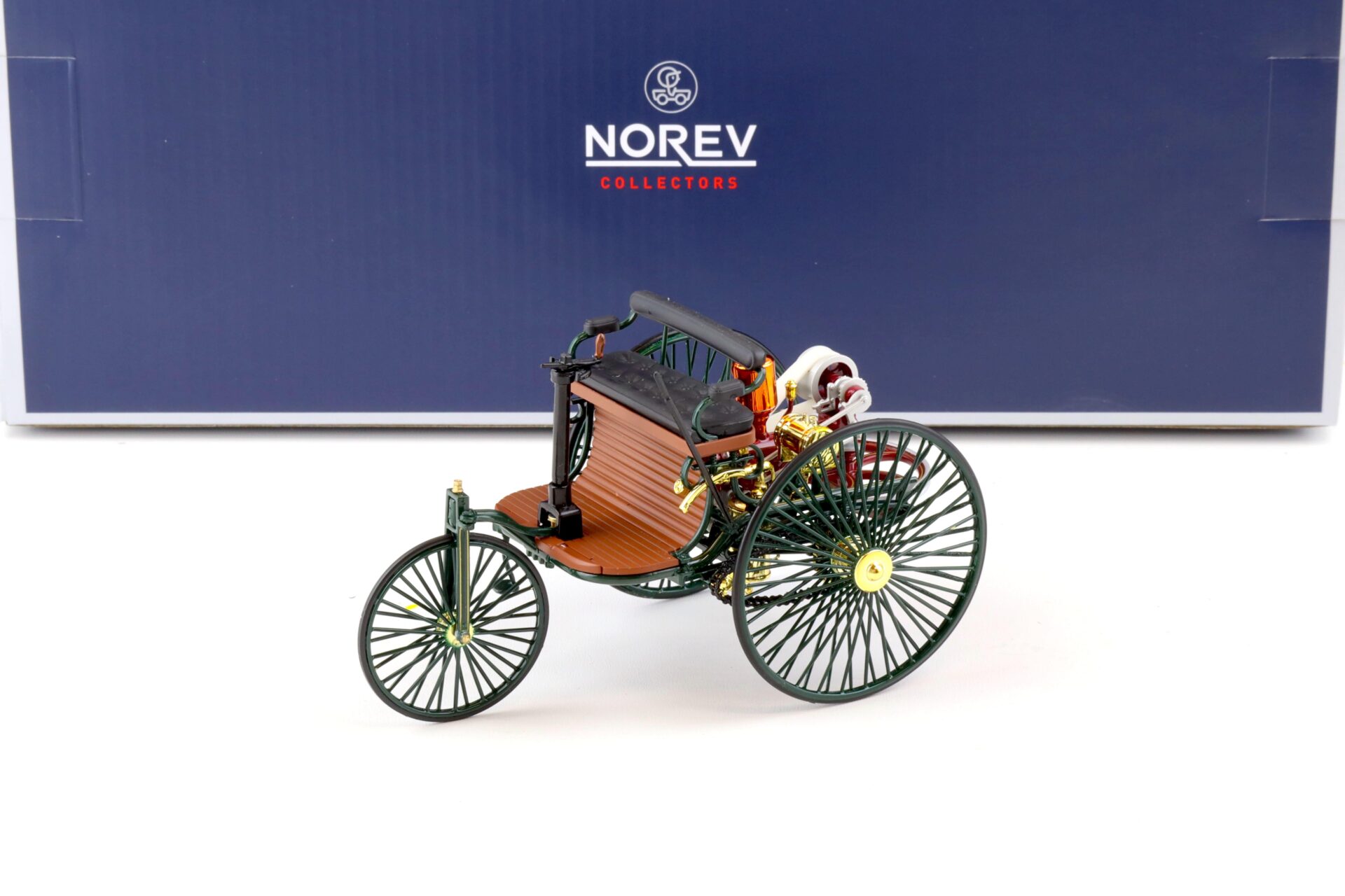 1:18 Norev Mercedes Daimler Patent-Motorwagen 1886 green 183701