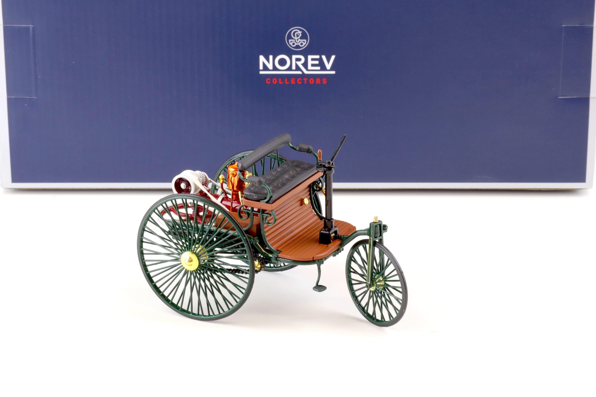 1:18 Norev Mercedes Daimler Patent-Motorwagen 1886 green 183701