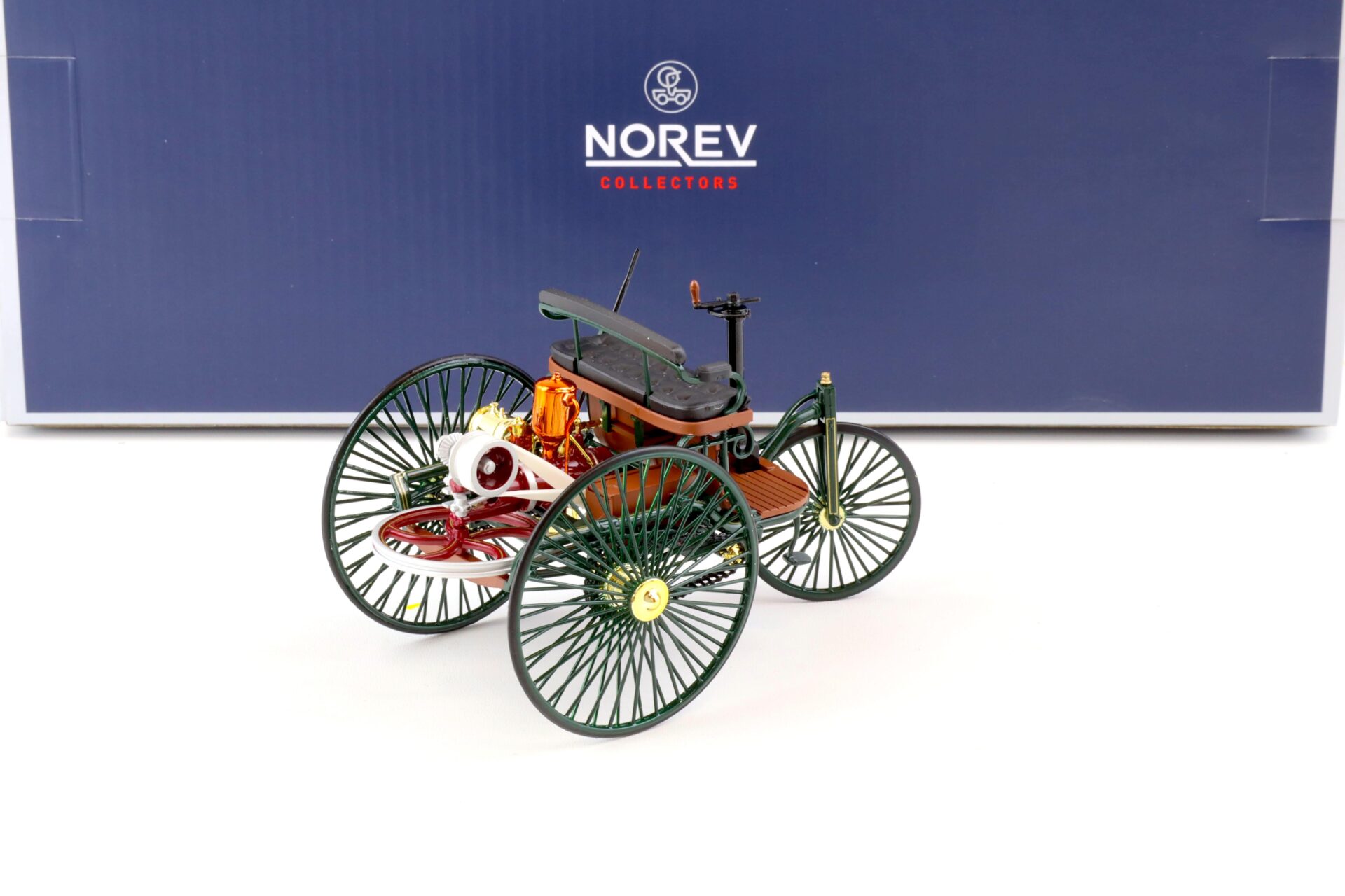 1:18 Norev Mercedes Daimler Patent-Motorwagen 1886 green 183701