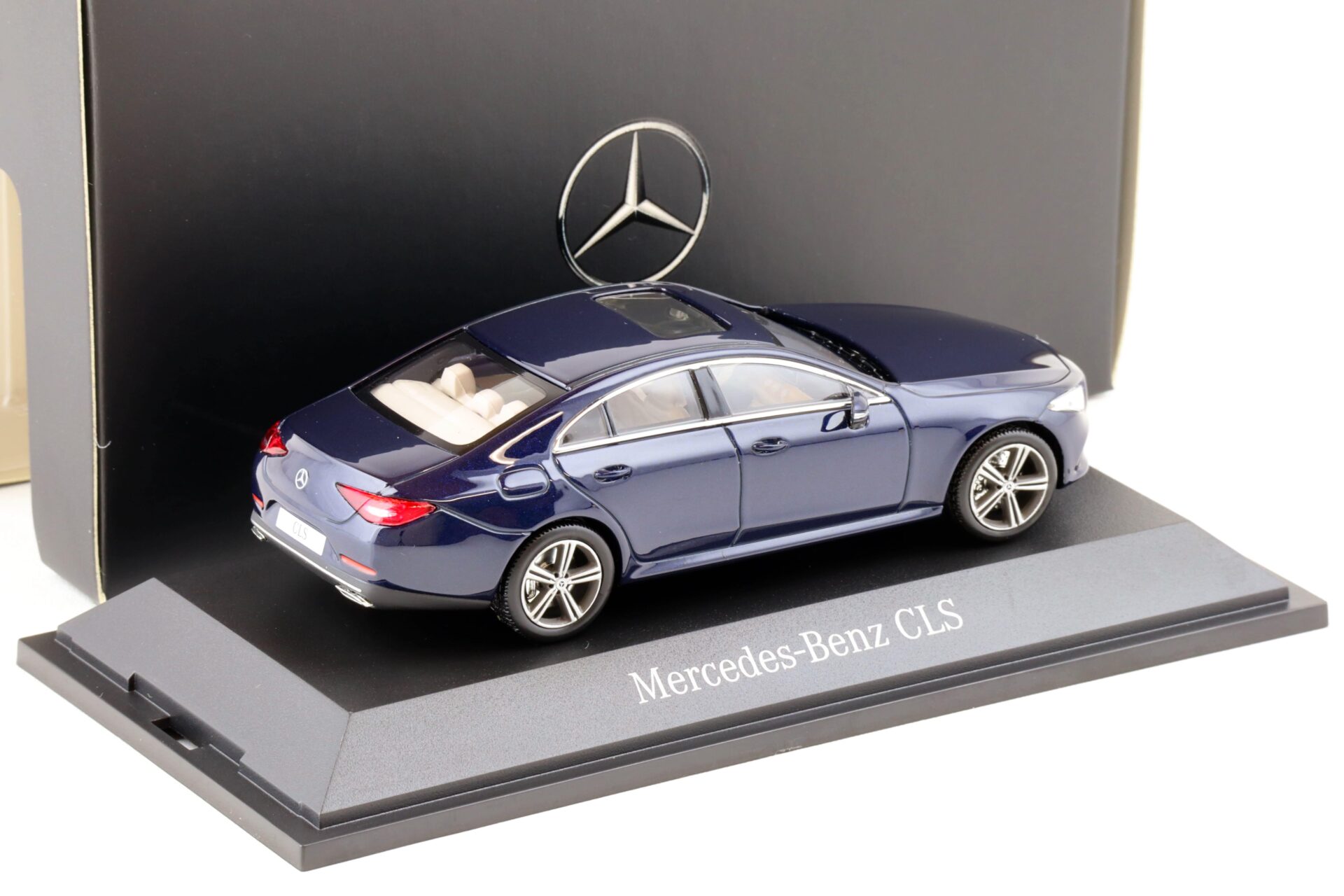 1:43 Norev Mercedes CLS Coupe C257 cavansite blue 2018 DEALER VERSION
